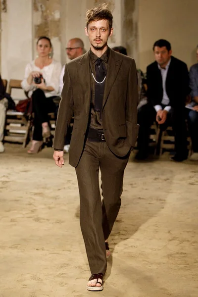 Look 42